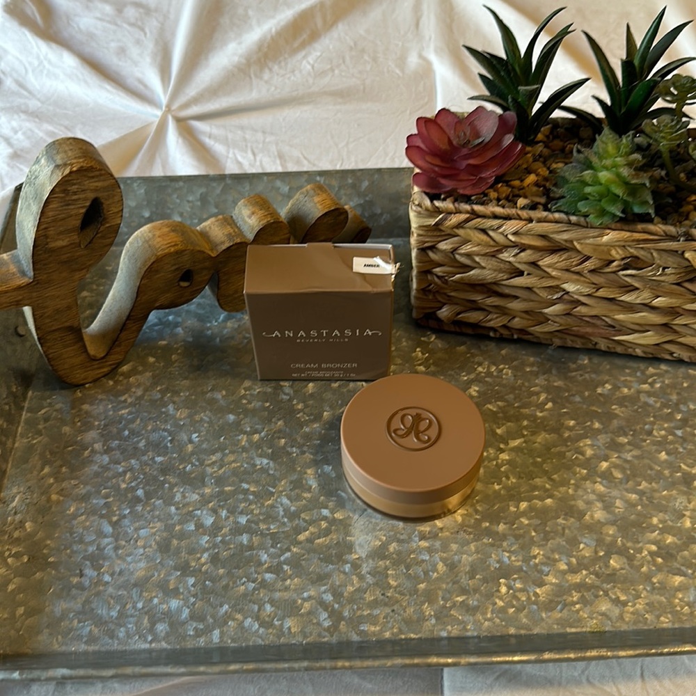 BNIB Anastasia Cream Bronzer